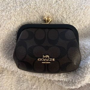 New Coach Kiss Lock Coin Purse